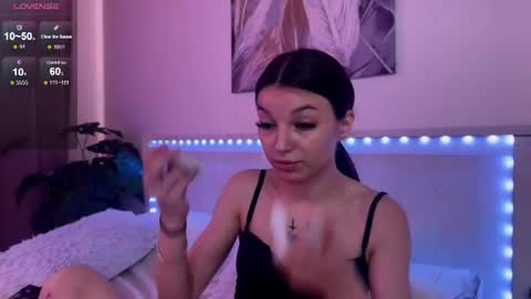 Snapshot of luvlyveronica chatting on July 2026 09:57:01 AM Veronica online show from July 2026 09:57:01 AM