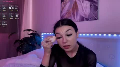 Snapshot of luvlyveronica chatting on July 2026 11:28:01 AM Veronica online show from July 2026 11:28:01 AM