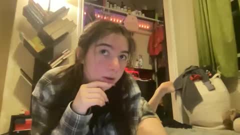 Snapshot of luvrxstarx chatting on December 2025 05:49:01 AM luvrxstarx online show from December 2025 05:49:01 AM