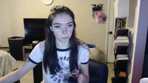 Snapshot of luvrxstarx chatting on January 2026 02:47:02 AM luvrxstarx online show from January 2026 02:47:02 AM