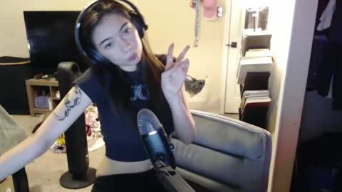 Snapshot of luvrxstarx chatting on January 2026 03:32:01 AM luvrxstarx online show from January 2026 03:32:01 AM