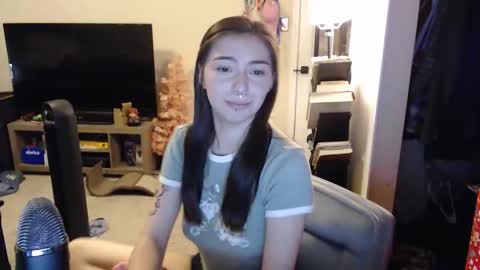 Snapshot of luvrxstarx chatting on February 2026 01:42:01 AM luvrxstarx online show from February 2026 01:42:01 AM