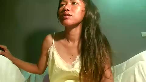 Bee Bee online show from May 2026 02:41:01 AM