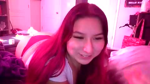 Snapshot of luvvespie chatting on November 2025 06:21:01 PM luvvespie online show from November 2025 06:21:01 PM