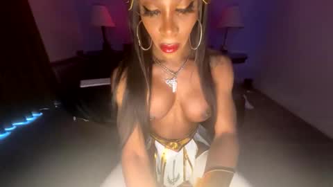 luvvlee online show from May 2026 05:19:01 PM