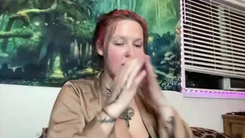 luvvvmia online show from April 2026 03:22:02 AM