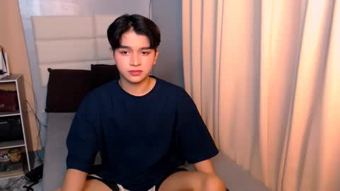 Snapshot of lux_white chatting on March 2025 03:05:02 PM queen lux online show from March 2025 03:05:02 PM