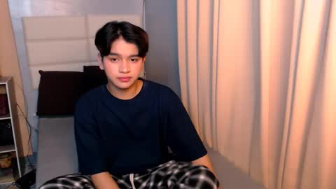 Snapshot of lux_white chatting on March 2025 06:11:01 PM queen lux online show from March 2025 06:11:01 PM