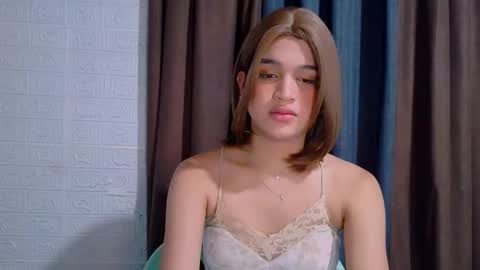 Snapshot of lux_white chatting on December 2025 03:02:02 AM queen lux online show from December 2025 03:02:02 AM