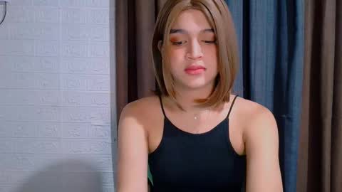 Snapshot of lux_white chatting on December 2025 09:00:01 PM queen lux online show from December 2025 09:00:01 PM