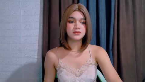 Snapshot of lux_white chatting on February 2026 05:13:02 AM queen lux online show from February 2026 05:13:02 AM