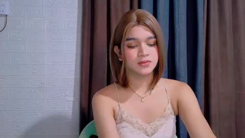 Snapshot of lux_white chatting on February 2026 10:38:02 PM queen lux online show from February 2026 10:38:02 PM