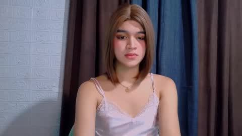 Snapshot of lux_white chatting on February 2026 12:17:02 AM queen lux online show from February 2026 12:17:02 AM