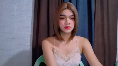 Snapshot of lux_white chatting on February 2026 06:33:02 AM queen lux online show from February 2026 06:33:02 AM