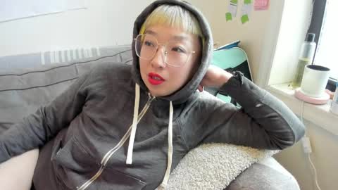 LuxGray online show from April 2026 04:59:02 PM