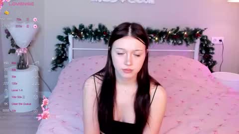 Snapshot of luxmeltmoon chatting on December 2025 05:03:02 AM Selena online show from December 2025 05:03:02 AM