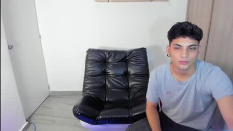 Snapshot of luxrx chatting on May 2026 05:33:01 PM luxrx online show from May 2026 05:33:01 PM