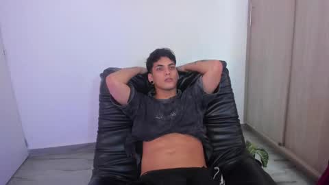 Snapshot of luxrx chatting on June 2026 06:09:01 PM luxrx online show from June 2026 06:09:01 PM