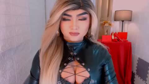 Snapshot of luxsasha chatting on September 2025 03:26:01 PM Sasha Blaire online show from September 2025 03:26:01 PM