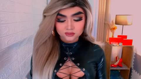 Snapshot of luxsasha chatting on January 2026 03:05:02 PM Sasha Blaire online show from January 2026 03:05:02 PM