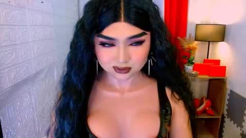 Snapshot of luxsasha chatting on February 2026 08:24:01 PM Sasha Blaire online show from February 2026 08:24:01 PM