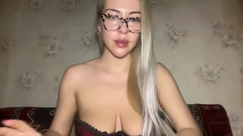 Snapshot of luxsonyastar chatting on November 2025 08:44:01 PM LuxSonyaStar online show from November 2025 08:44:01 PM