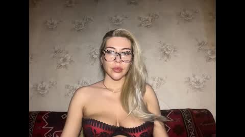 Snapshot of luxsonyastar chatting on December 2025 12:58:01 PM LuxSonyaStar online show from December 2025 12:58:01 PM