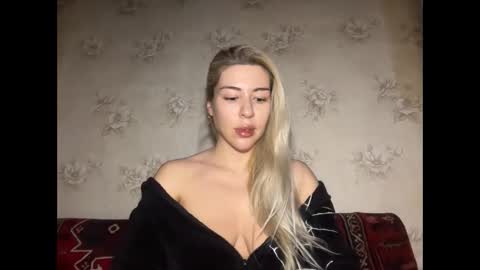 Snapshot of luxsonyastar chatting on December 2025 12:45:01 PM LuxSonyaStar online show from December 2025 12:45:01 PM