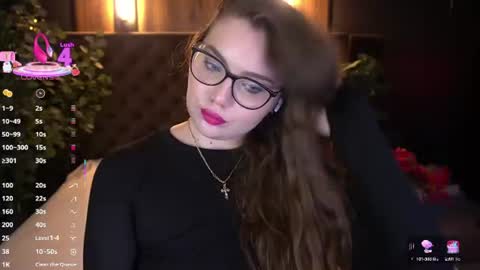 Snapshot of luxsopphia_ chatting on July 2026 06:00:02 AM luxsopphia_ online show from July 2026 06:00:02 AM