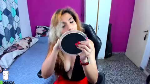 Vanessa ---  online show from October 2025 09:47:01 PM