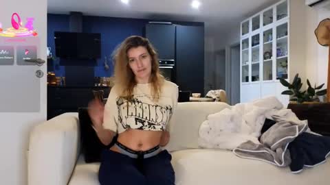 Snapshot of luxymin chatting on February 2025 08:36:01 PM Luxymin online show from February 2025 08:36:01 PM