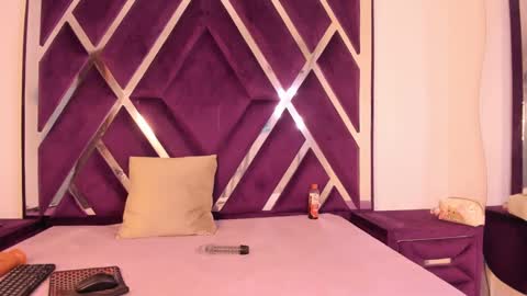 luzenaasm online show from September 2025 04:23:02 AM