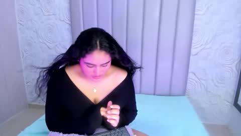 Snapshot of lya_dubois_ chatting on February 2026 02:48:01 PM LYA DUBOIS online show from February 2026 02:48:01 PM