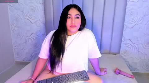 LYA DUBOIS  online show from May 2026 09:19:01 PM