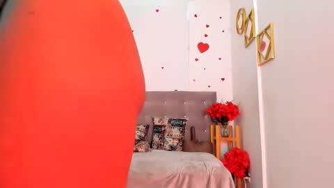 LyaBloom online show from April 2026 04:12:02 PM