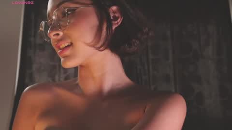 lyalee__ online show from May 2026 09:32:01 PM