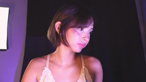 lyalee__ online show from May 2026 03:37:02 AM