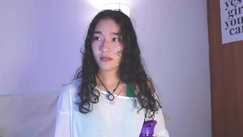 Lyhana Lee online show from November 2025 06:42:02 PM