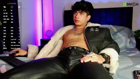 Lyle Bennett Freelance Model online show from February 2026 01:25:01 PM