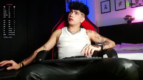 Lyle Bennett Freelance Model online show from April 2026 10:38:02 AM