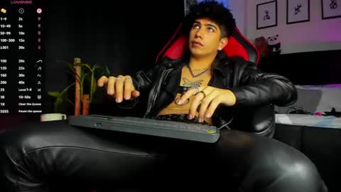 Lyle Bennett Freelance Model online show from July 2026 07:39:01 PM
