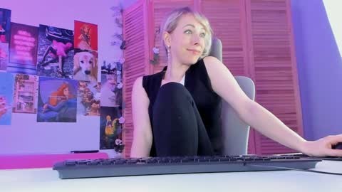 Snapshot of lylithskye chatting on January 2025 01:42:02 PM Lylith Skye NO NUDE model online show from January 2025 01:42:02 PM
