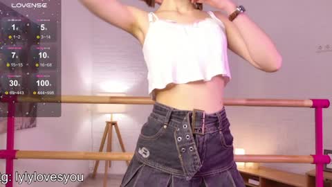 Lyly   online show from April 2026 07:19:01 AM