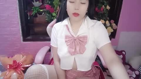lyly_sweet97 online show from February 2025 01:30:02 AM
