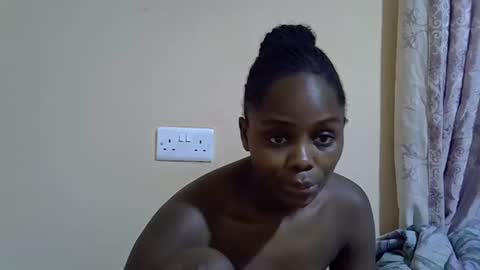 lyn_anna online show from October 2025 10:05:01 AM