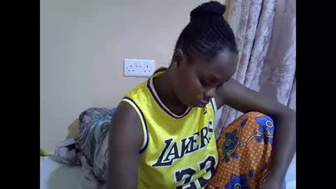lyn_anna online show from October 2025 07:52:01 AM
