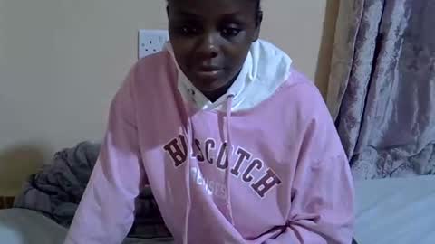 lyn_anna online show from October 2025 09:20:01 PM