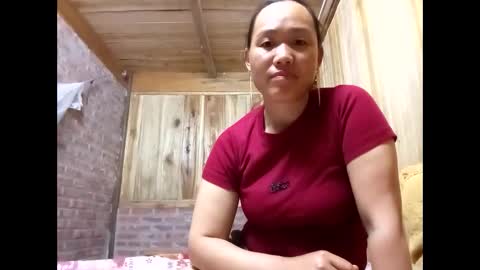 Snapshot of lyn_eva chatting on May 2026 10:23:01 AM lyn_eva online show from May 2026 10:23:01 AM