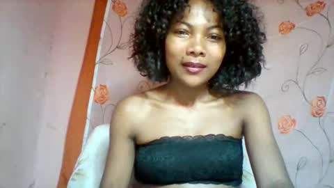 Snapshot of lyndah19 chatting on November 2025 10:44:02 PM lyndah19 online show from November 2025 10:44:02 PM