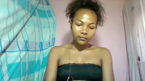 Snapshot of lyndah19 chatting on December 2025 02:02:02 PM lyndah19 online show from December 2025 02:02:02 PM